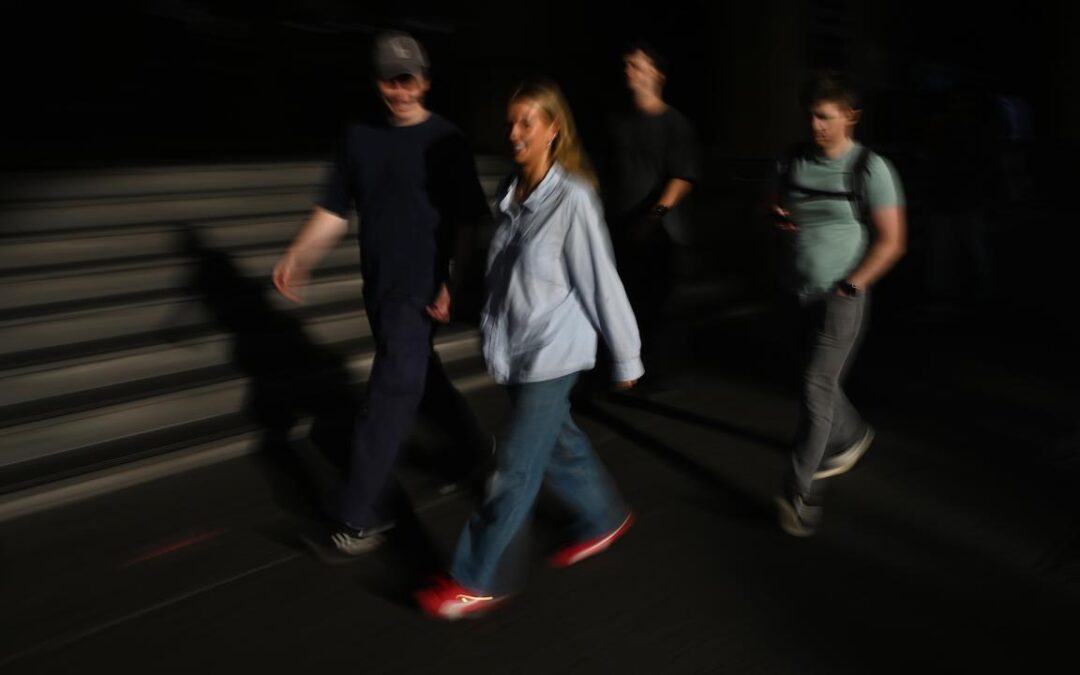 Why some economists go against the flow on RBA rate bet