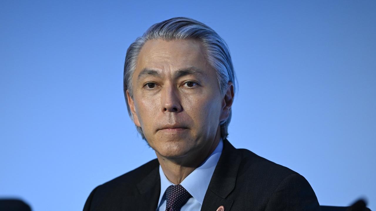 Mike Henry to depart