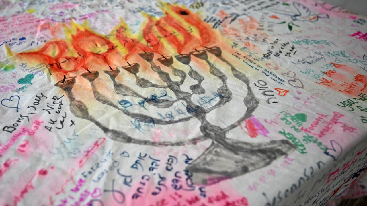 Commemoration ceremony in front of the Bondi Pavilion after the terrorist attack