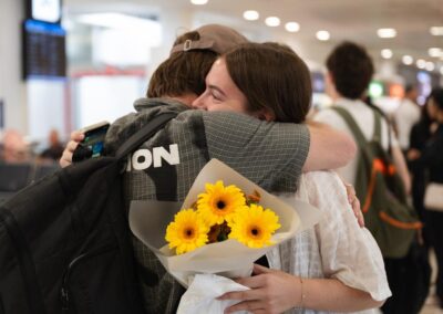 More Australians flee Middle East despite airport scare