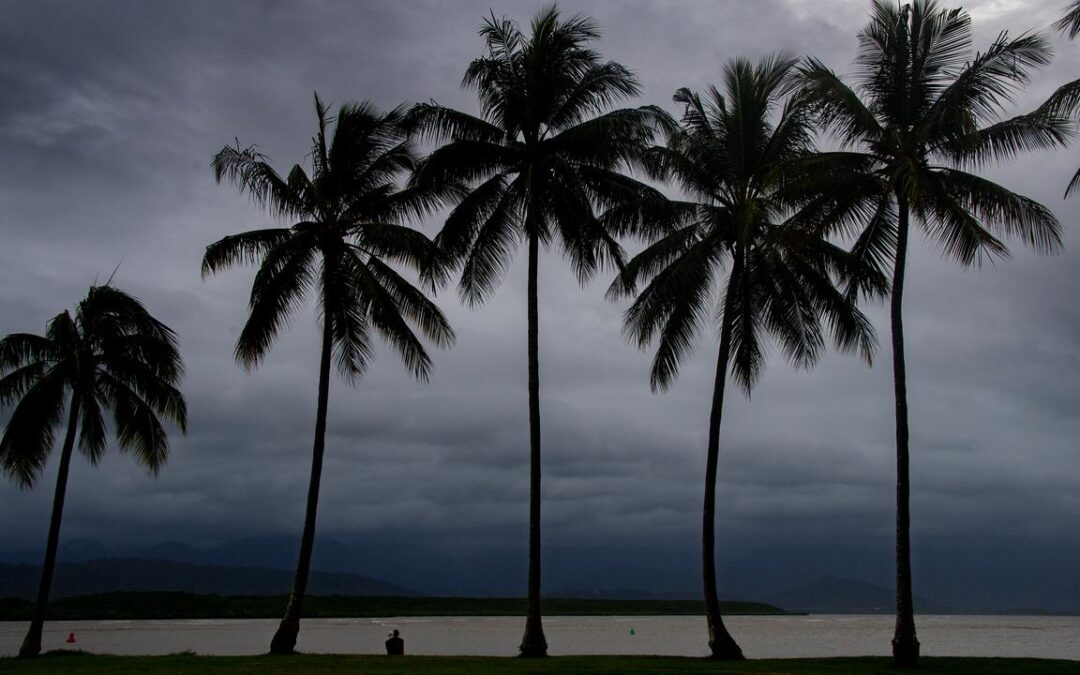 Towns ‘prepare for the worst’ as cyclone bears down
