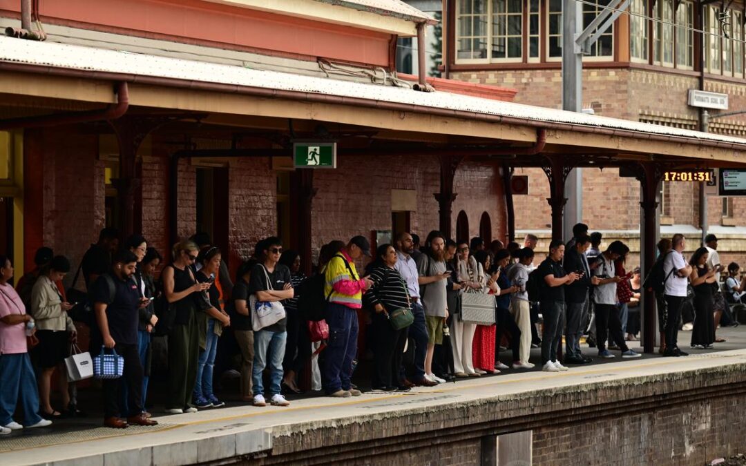 Fuel crisis drives Aussies to rethink how they travel