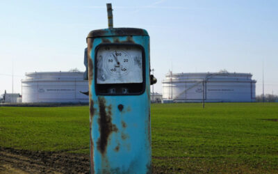 Fuel crisis. Industry lobbying counters national interest