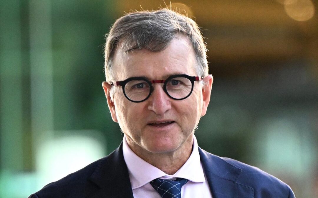 Lawyer charged with cleaning up embattled CFMEU quits