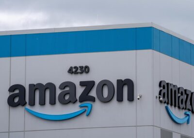 Amazon reports strong Q1 profit, cloud unit sales rise