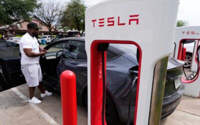 Tesla profits rises in Q1 as Musk teases Roadster debut