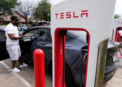 Tesla profits rises in Q1 as Musk teases Roadster debut