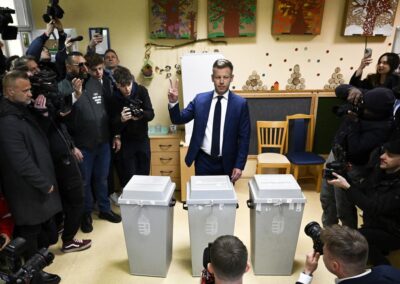 Record turnout as Hungarians go to the ballot box