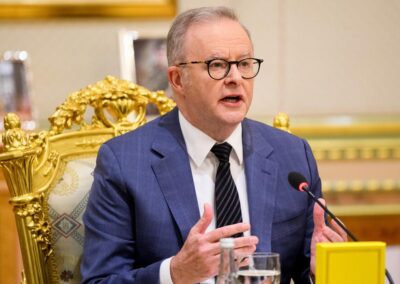 Australia, world leaders warily welcome strait opening