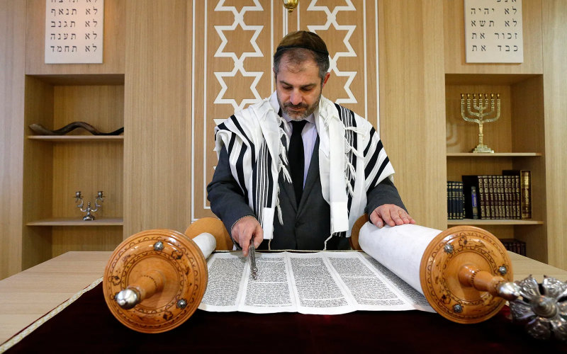 Interpreting the Torah