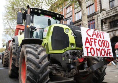 Irish minister quits over govt response to fuel demos