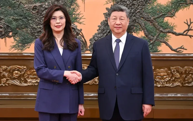Xi Jinping and Taiwan's Cheng Li-wun