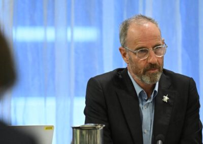 Greens demand tougher tax changes but support likely