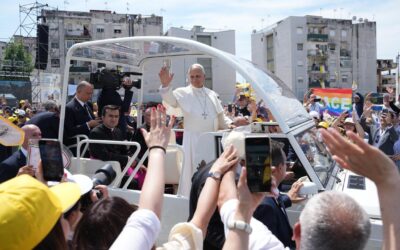 Pope meets grieving families affected by mafia dumping