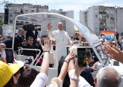 Pope meets grieving families affected by mafia dumping