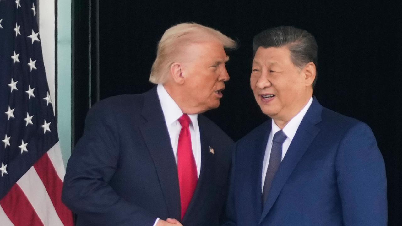 President Donald Trump, left, and Chinese President Xi Jinping