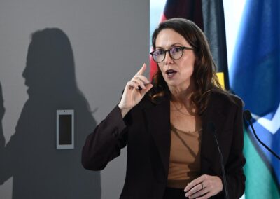 ‘Downside risks’: warning as state debt edges to $200b