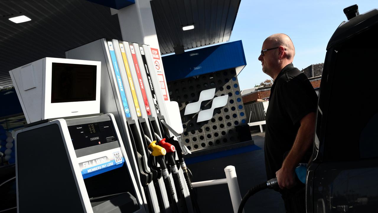 Motorists fill up with discounted fuel