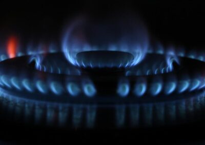 Accelerated lights out for gas urged to hit net zero