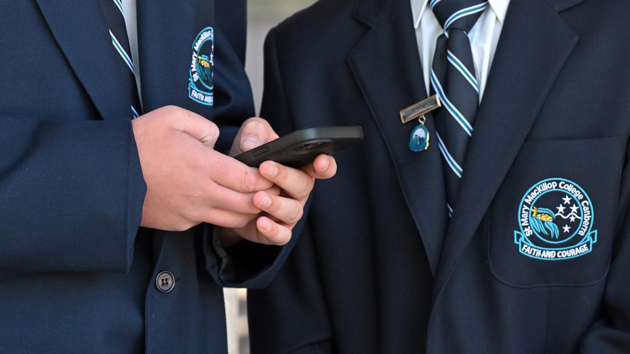 ‘A bit messy’: jury still out on child social media ban