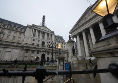 Bank of England holds key rate for fifth time in 2026