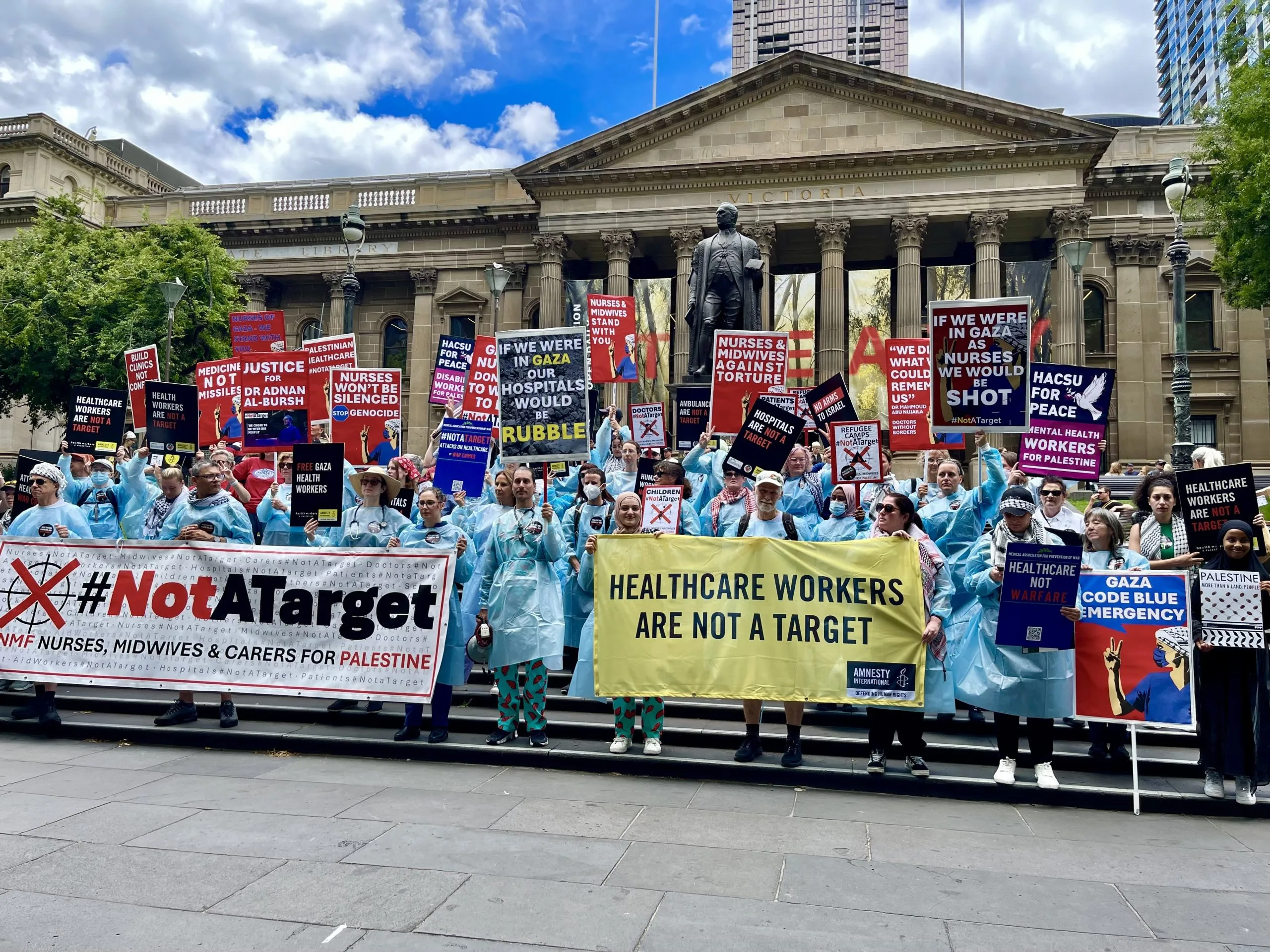 Nurses and midwives protest in Melbourne