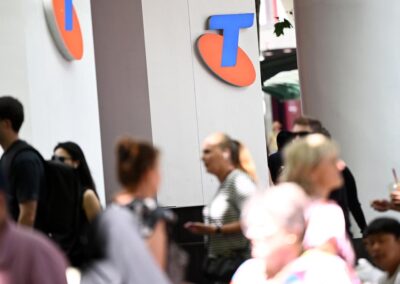 Chaos as Telstra outage halts trains, transactions, 000