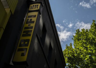 Sales drop triggers share plunge at retail bellwether