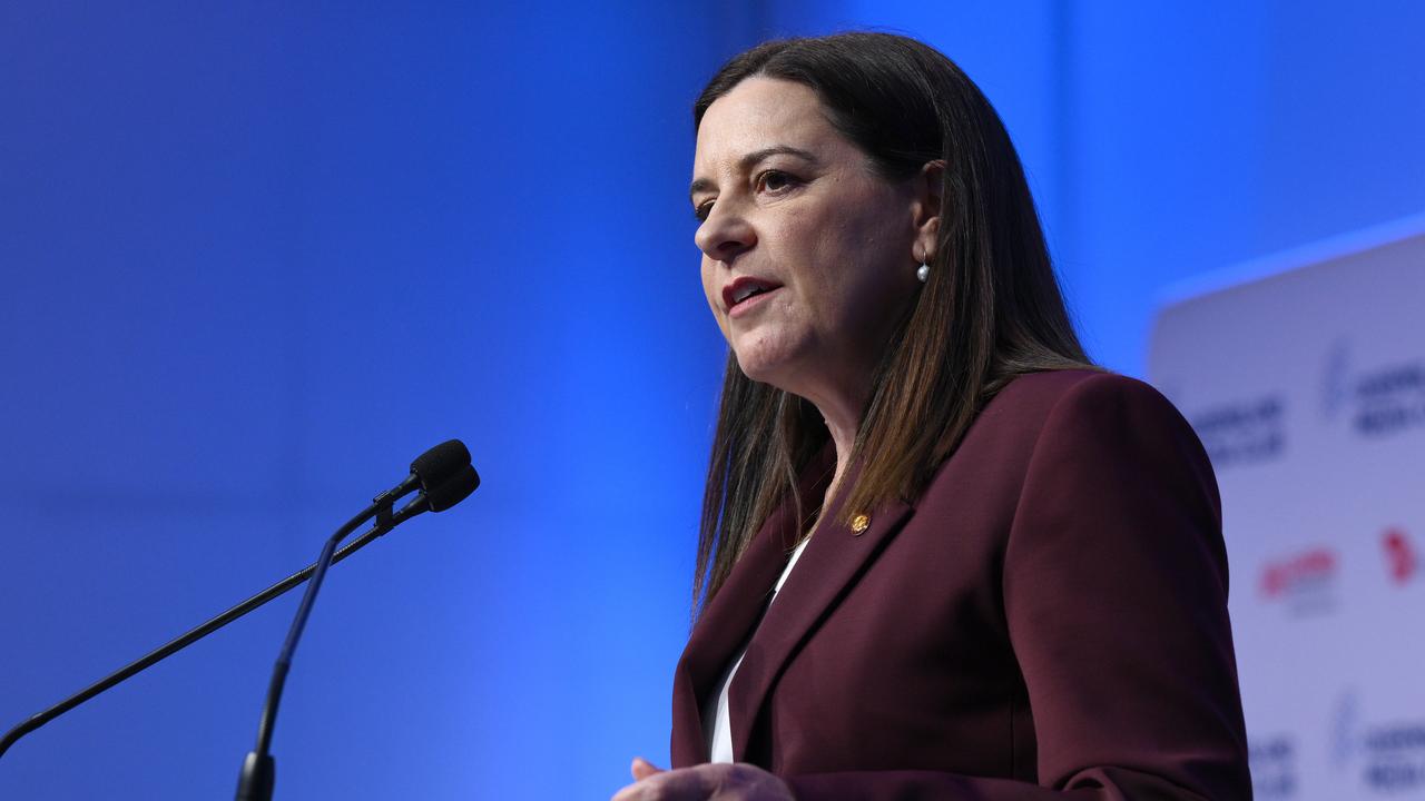 Deb Frecklington