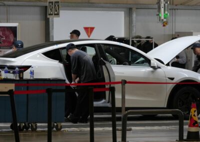 Tesla and others begin record vehicle recall in China