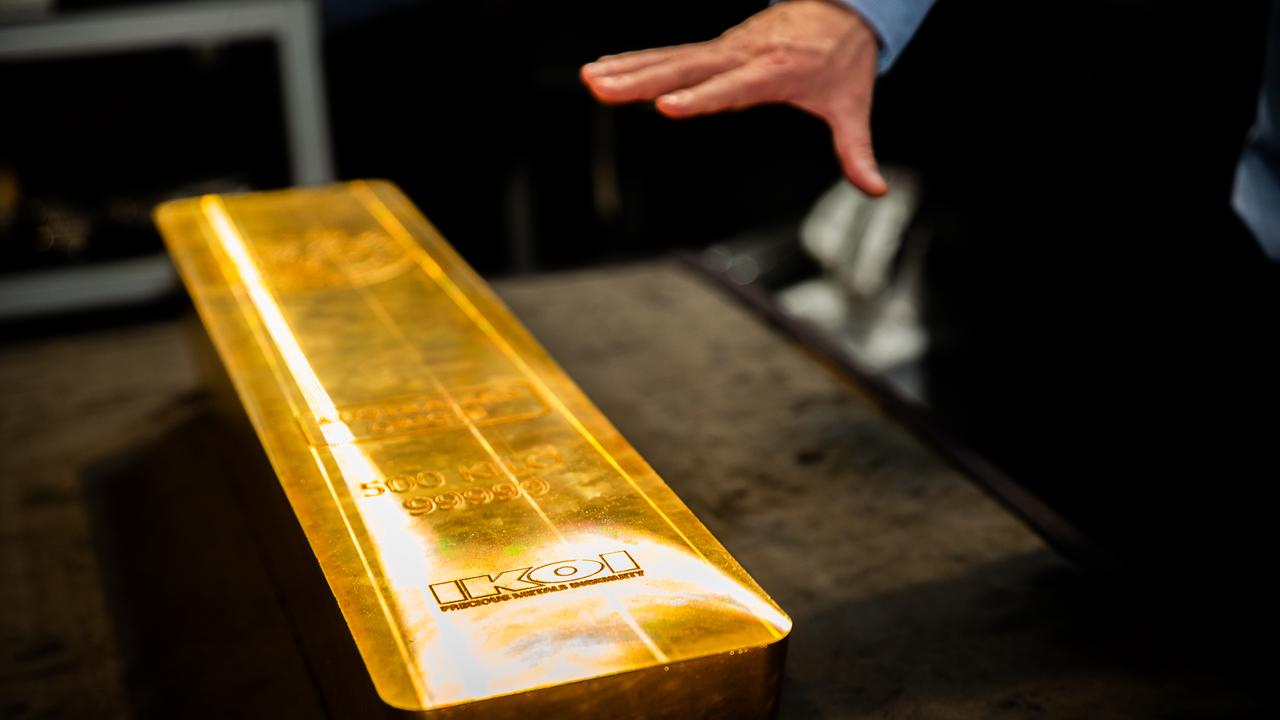 The gold bar on display at the forum