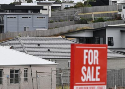 Home buyers in ‘driver’s seat’ but owners holding fire