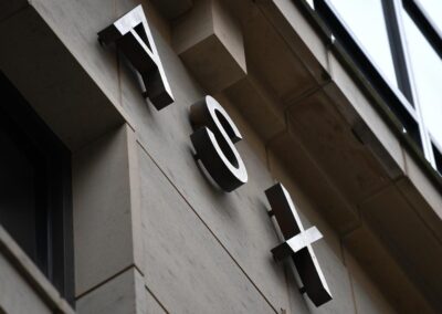Records smashed as Aussie share market pushes higher
