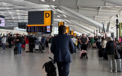 Travel chaos at UK airports as flights cancelled