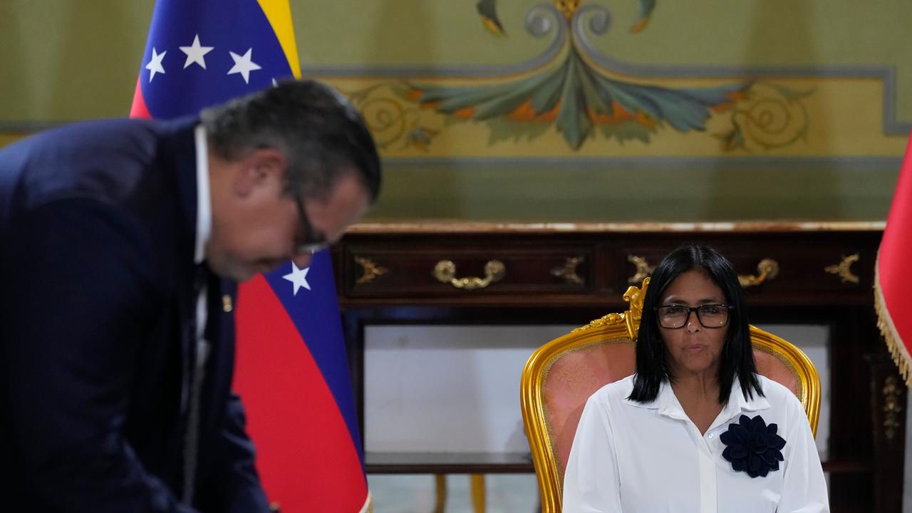 Mariano Vela,Delcy Rodriguez