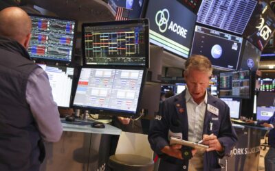 US stock futures flat as tech stocks bounce
