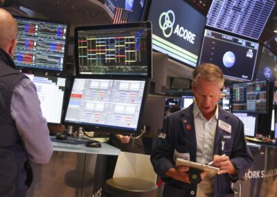 US stock futures flat as tech stocks bounce