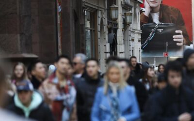 US consumer confidence slides to 12-year low: survey