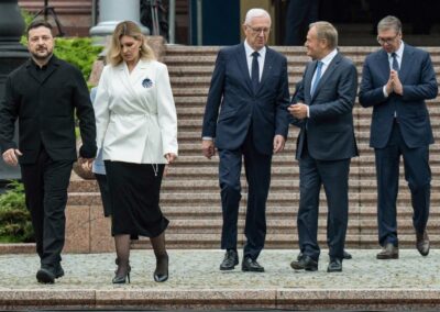 Ukraine hosts leaders from seven countries for talks