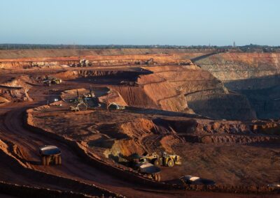 South African gold giant set to pursue Australian rival