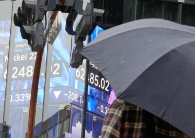 Stocks, bonds cautious before big week for risk