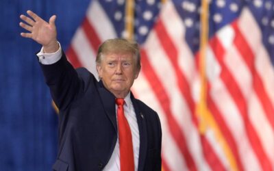 Trump and Clinton rally as early voting surges