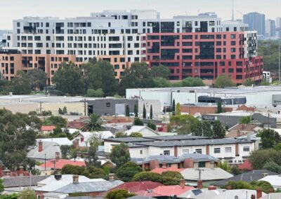 Big bank, real estate site in lockstep on house prices