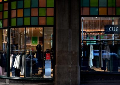Struggling womenswear chain to shut down most stores