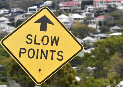 House prices plummet as Labor points to bigger picture