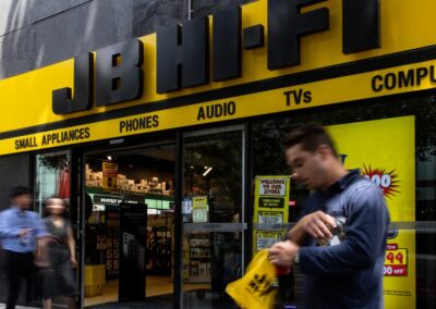 Bargain hunters blamed for sales dip at major retailer