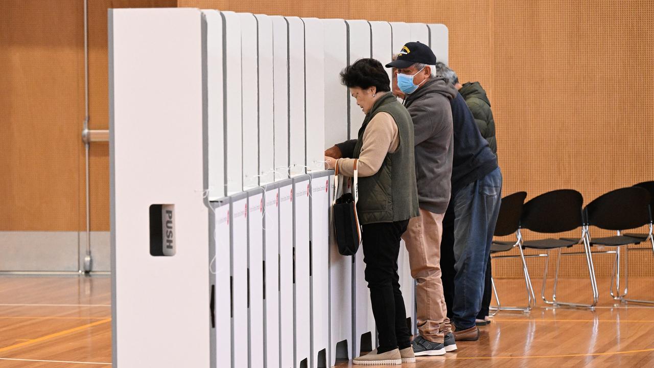 People voting